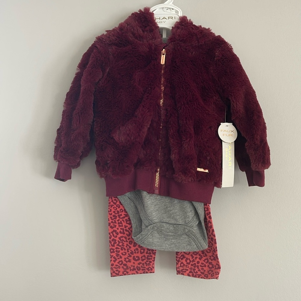 NWT Tahari Baby 3 Piece Set Faux Fur Leopard Ruffle Jacket Onesie 6/9 Months